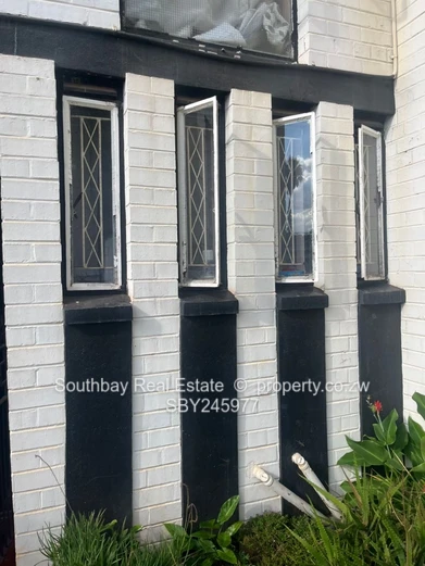 Charming Flat for Sale- Spacious and well Appointed. (Sole Mandate)