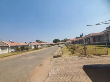 4 Bedroom Flat & Apartment