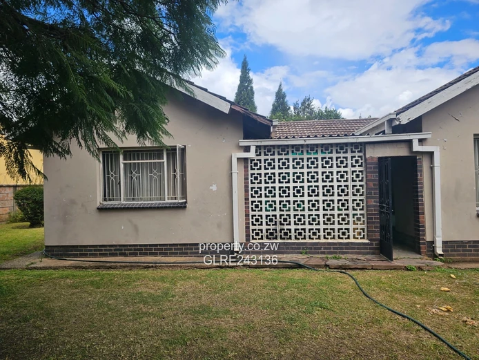 Mabelreign 3-Bed House — Garden, Garage & Staff