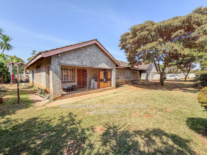 4 Bedroomed house For Sale In Borrowdale West