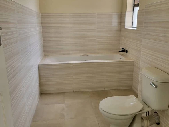 2 Bedroom Flat & Apartment