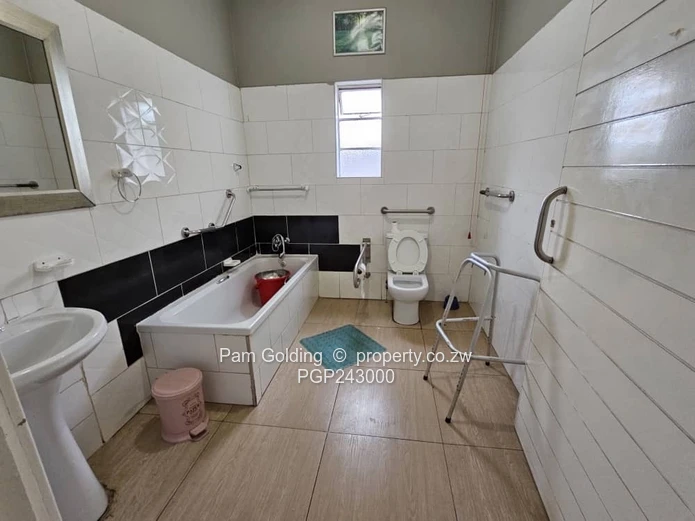 Modern 3-Storey Commercial Buidling In CBD