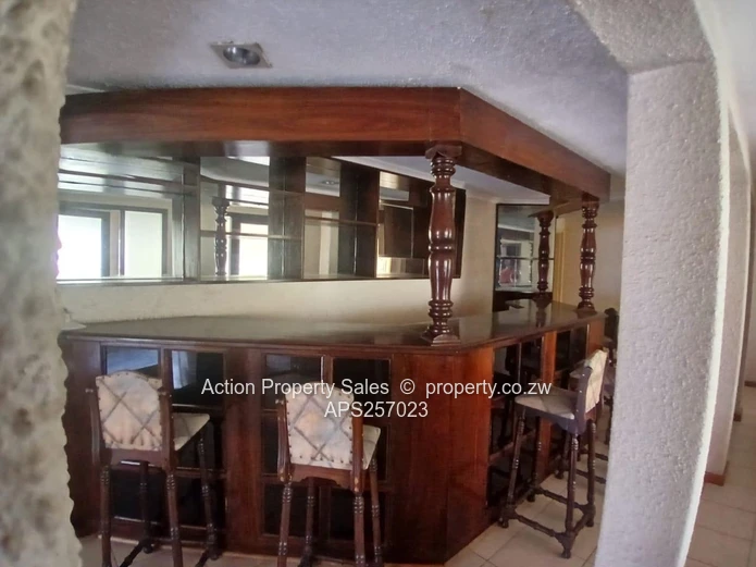 Neat Home Suitable For Offices Also! 