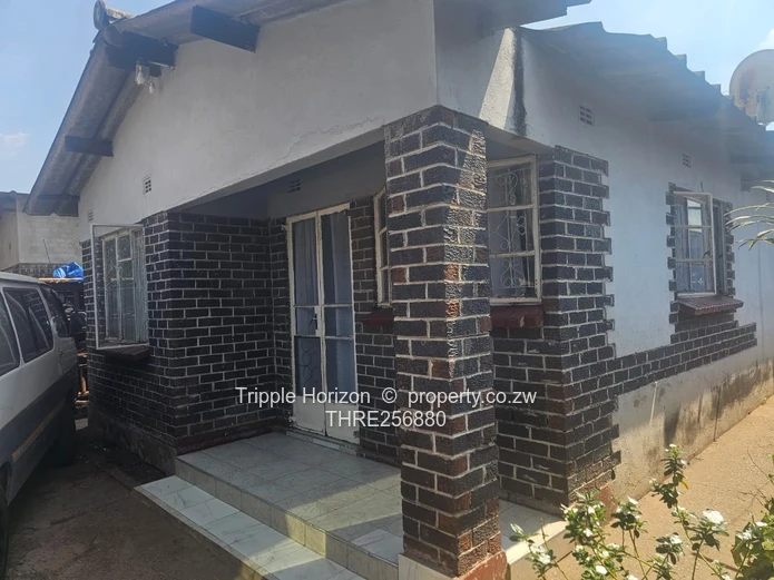 4-Bed Glen View  Brick Home with Garden & Borehole
