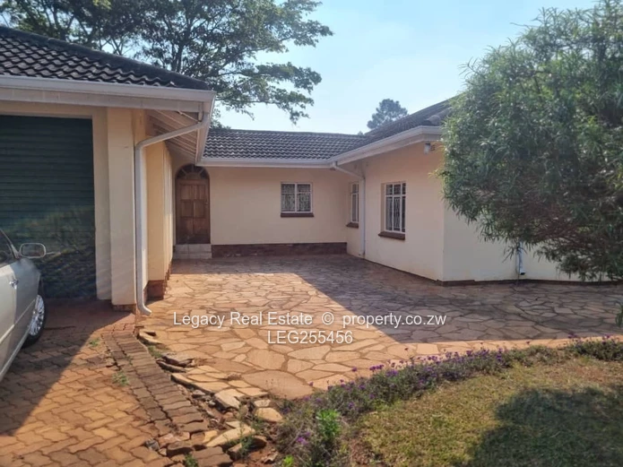 Borrowdale 5-Bed House: Pool, Borehole & Double Garage