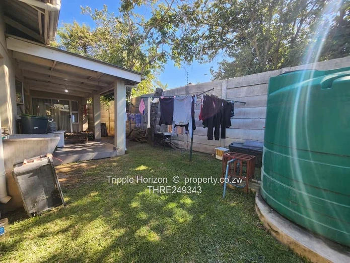 Stylish 2-Bed Garden Flat in Newlands with Borehole
