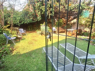 2 Bedroom Flat & Apartment