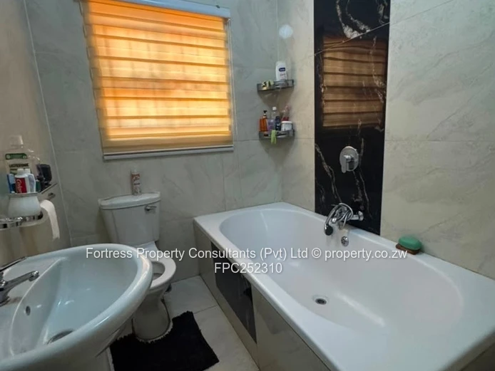  Lovely 3-Bed Cottage with Fitted Wardrobes & Borehole