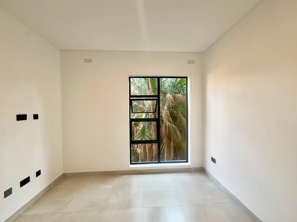 3 Bedroom Flat & Apartment
