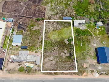 Commercial & Industrial Land
