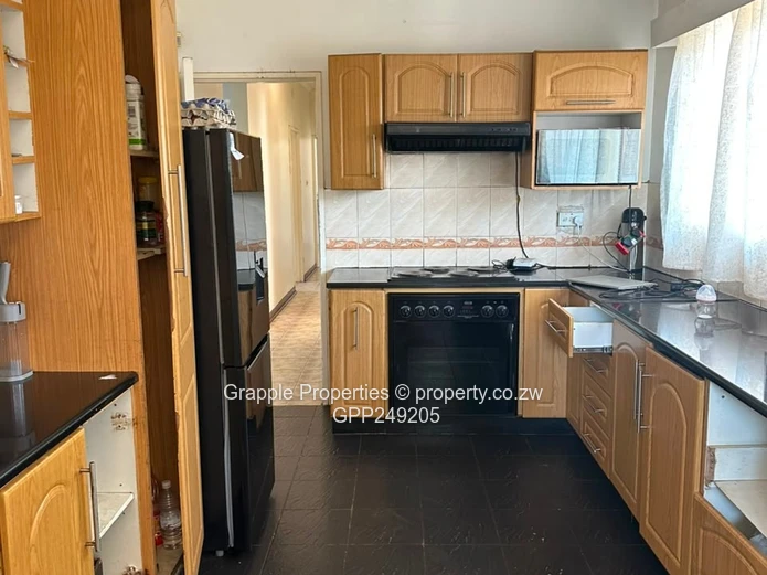 Spacious 4-Bed Home with Borehole on 2000 m² – Bluff Hill, Harare West