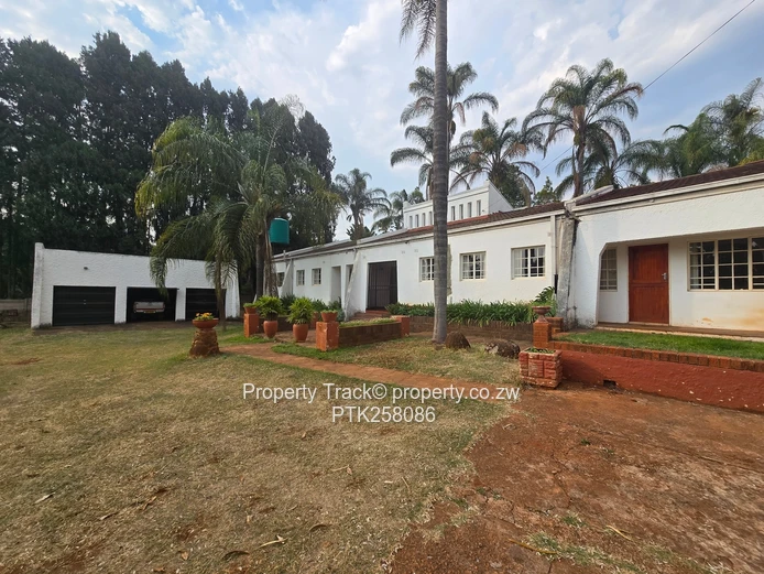 Idyllic Family Home situated on an Acre