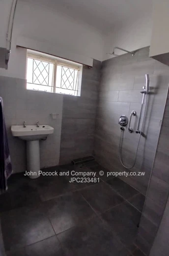 Charming family home in the heart of Woodlands!