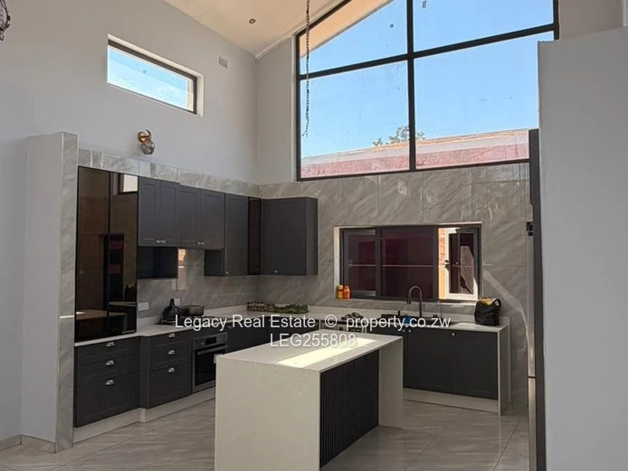 Highlands Cluster 4-Bed Modern Home — High Ceilings & Island Kitchen