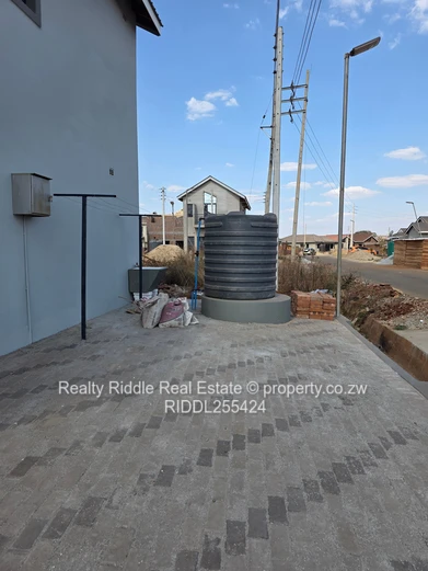 3-Bed Modern Flat with Borehole in Rainham, Harare West