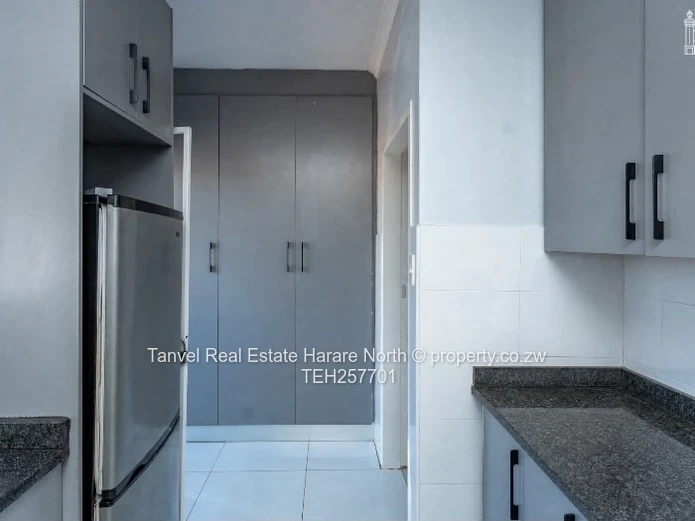 Captivating & Spuse to let with 3 bedrooms,main ensuite,lounge,dining, modern fitted kitchen,Solar 
