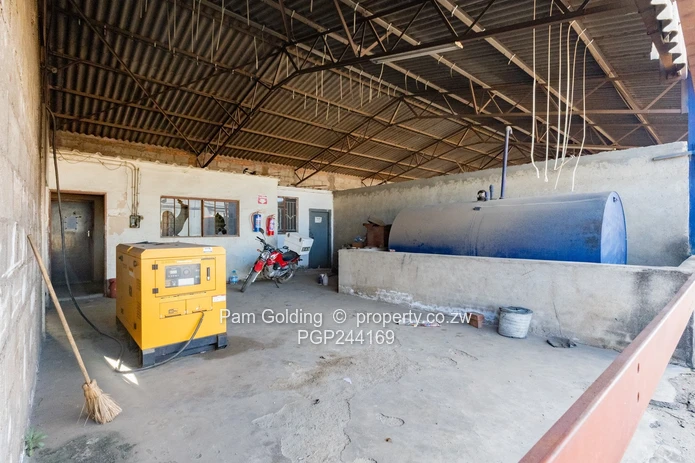 Versatile Industrial Property on 4946sqm