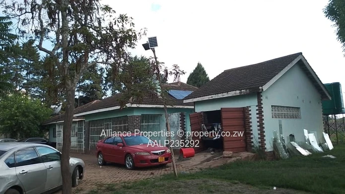 Executive Emerald Hill Estate: Large Stand, Borehole, and Deeds