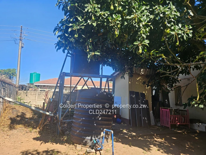 Spacious 3-Bed Home in Zimre Park - 936m² & Borehole (Sole Mandate)