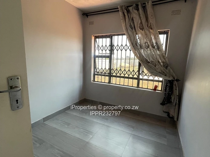 Charming 3-Bedroom Cottage on a Spacious 900+ sqm Stand (Sole Mandate)