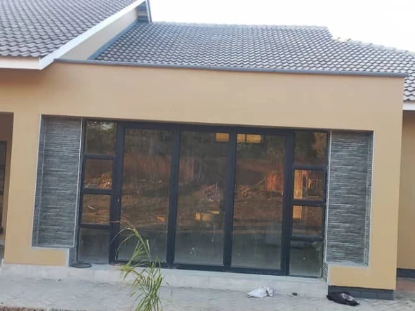 4 Bedroom Flat & Apartment