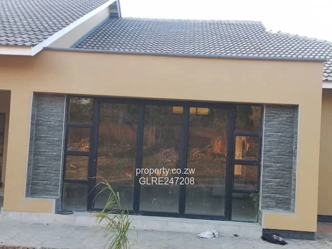 Mount Pleasant 4-Bed, 3-Bath Flat with Borehole