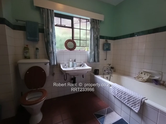 5 bed family home on the Ridge Avondale