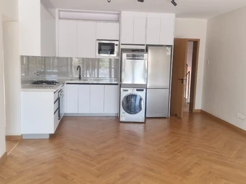 2 Bedroom Flat & Apartment