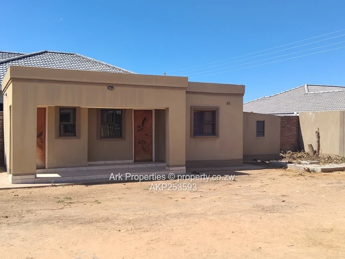 Ruwa, Elizabeth Park Cottage for Sale