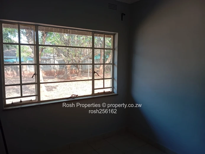 2-Bed Garden Flat with Private Patio & Borehole