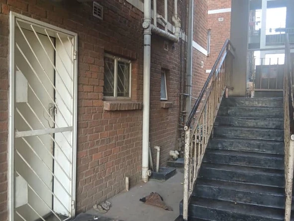 2 Bedroom Flat & Apartment