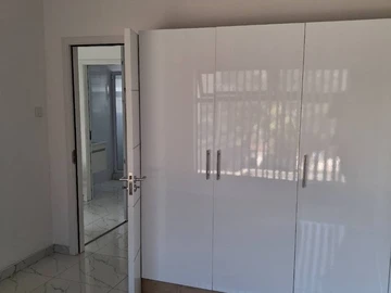 3 Bedroom Flat & Apartment