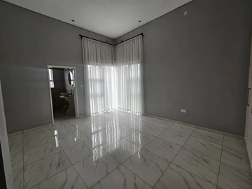 3 Bedroom Flat & Apartment