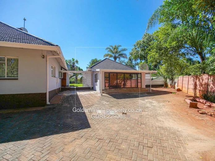 Gunhill offices with onsite shop and huge storeroom 