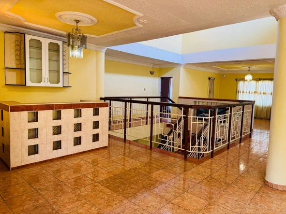 5 Bedroom House