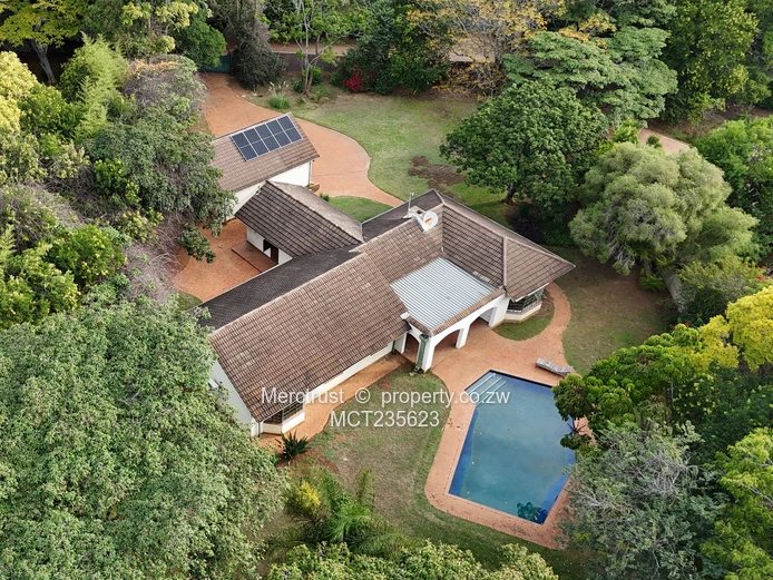 Charming family home, zoned 1B (iii) mixed commercial! (Sole Mandate)
