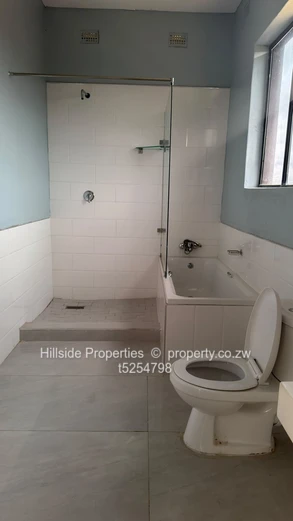 3bedroom apartment Groom bridge  (Sole Mandate)