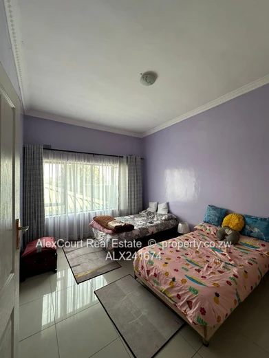 Duplex House In Greystone Park