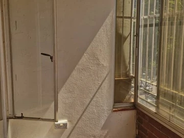 2 Bedroom Flat & Apartment