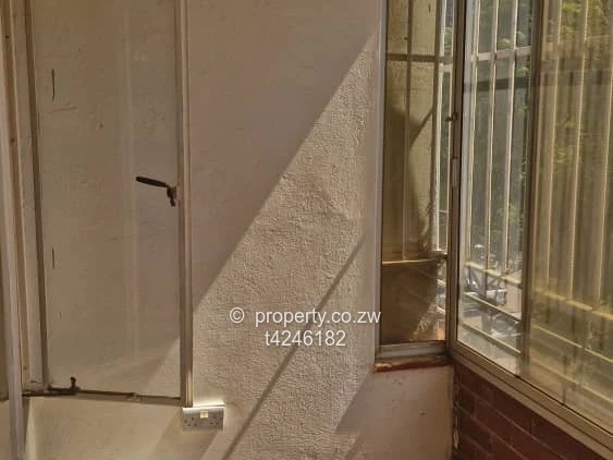 Avenues 2 bed flat to rent