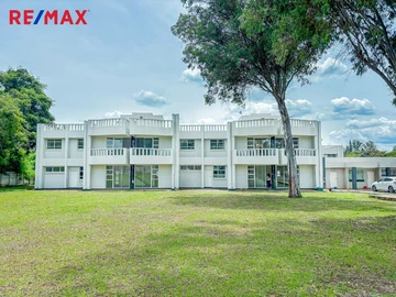 7 Bedroom Townhouse Complex