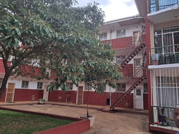 2 Bedroom Flat & Apartment