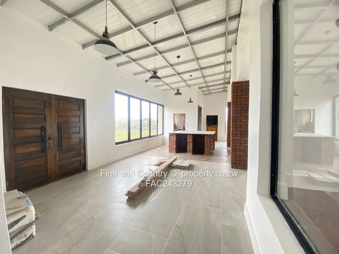 3 Bedroom Modern Home - All En-suite 