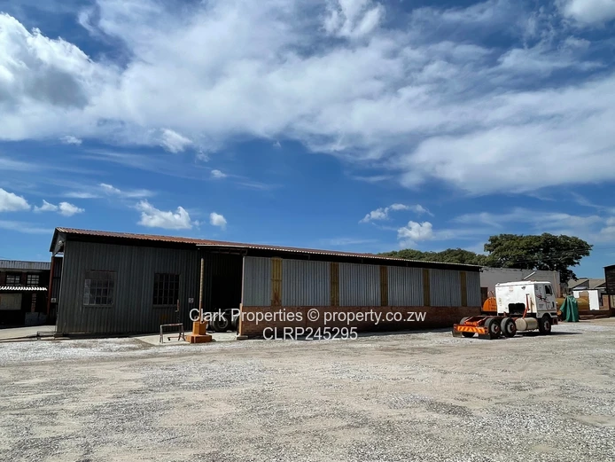 Exceptional warehouse with generous yard space