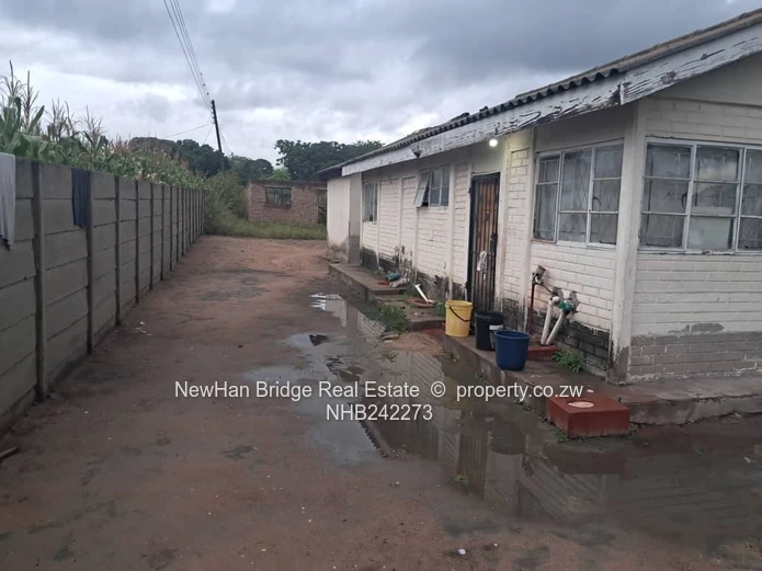 Waterfalls Prospect Stand wih a built up cottage (Sole Mandate)