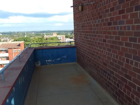 2 Bedroom Flat & Apartment