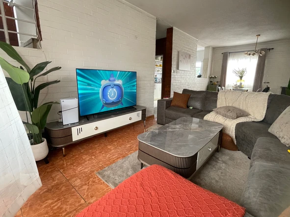 2 Bedroom Flat & Apartment