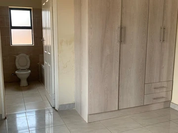 3 Bedroom Flat & Apartment