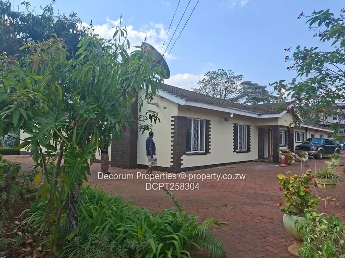 Highlands 5-Bed Home — Borehole, Garden & Fireplace