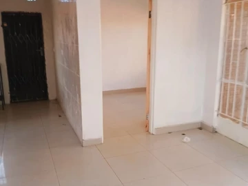 2 Bedroom Flat & Apartment